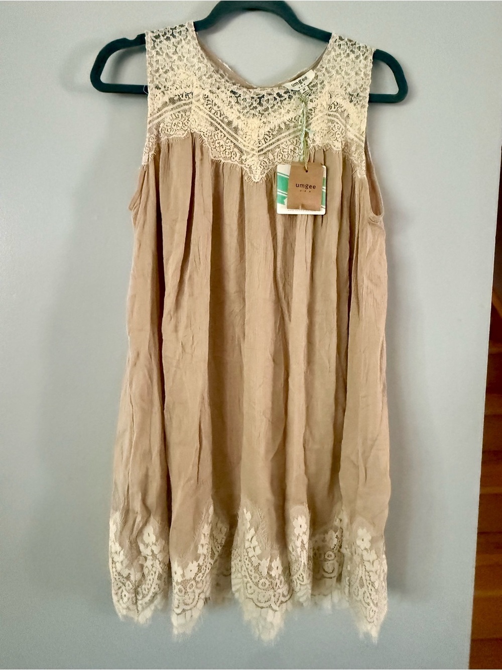 UMGEE Boho Lace Shift Dress Sleeveless Mini Cream Tan Beige Latte M NWT